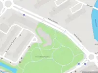 Ambulance met grote spoed naar de Burgemeester Stulemeijerlaan in Schiedam