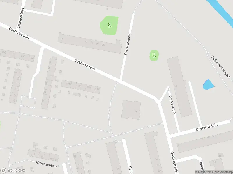 Ambulance met gepaste spoed naar de Oosterse tuin in Rotterdam