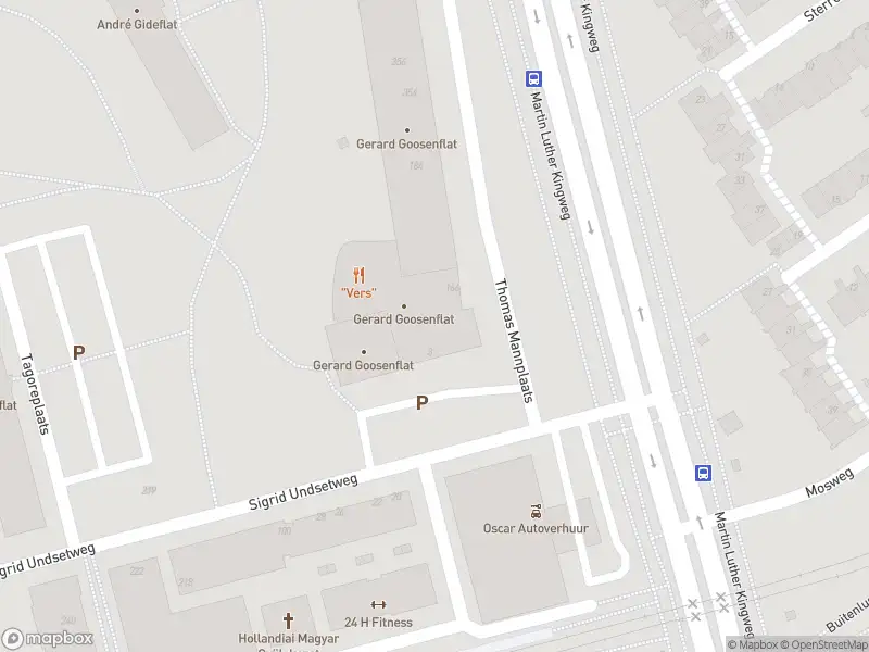 Ambulance met grote spoed naar de Thomas Mannplaats in Rotterdam