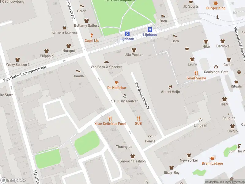 Ambulance met grote spoed naar de Karel Doormanstraat in Rotterdam