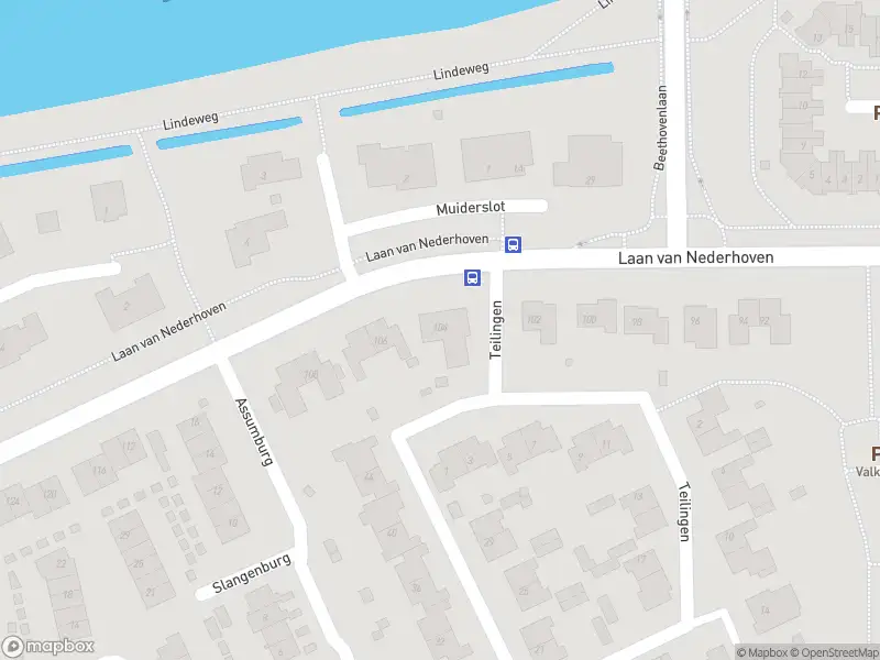 Ambulance met grote spoed naar de Laan van Nederhoven in Zwijndrecht