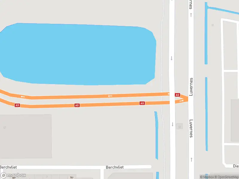 Politie met grote spoed naar de Kastrupstraat in Amsterdam
