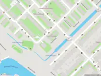 Ambulance met gepaste spoed naar de Rusthofpad in Amsterdam