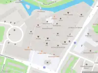 Ambulance met grote spoed naar de Diemerplein in Diemen