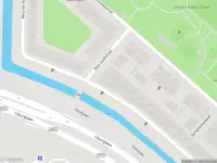 Ambulance met gepaste spoed naar de Kees Broekmanstraat in Amsterdam