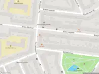 Ambulance met grote spoed naar de Bilderdijkstraat in Rotterdam