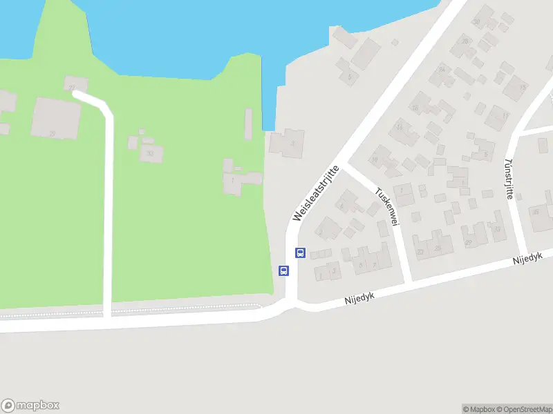Brandweer met grote spoed naar de Weisleatstrjitte in Heeg vanwege gebouwbrand