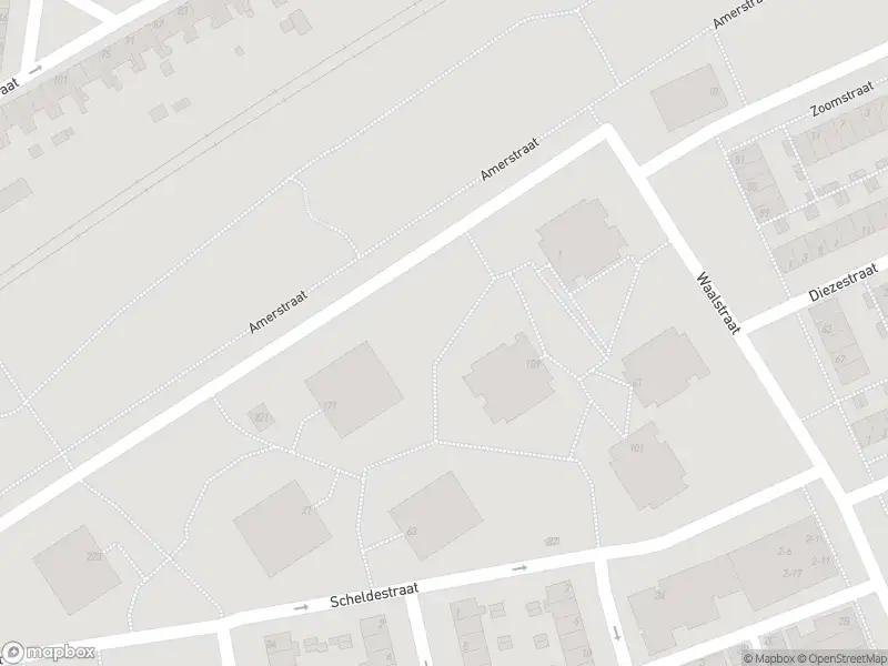 Brandweer met gepaste spoed naar de Amerstraat in Arnhem