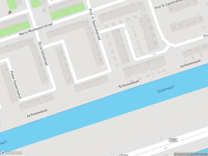 Ambulance met gepaste spoed naar de Theo Thijssenhof in Amsterdam