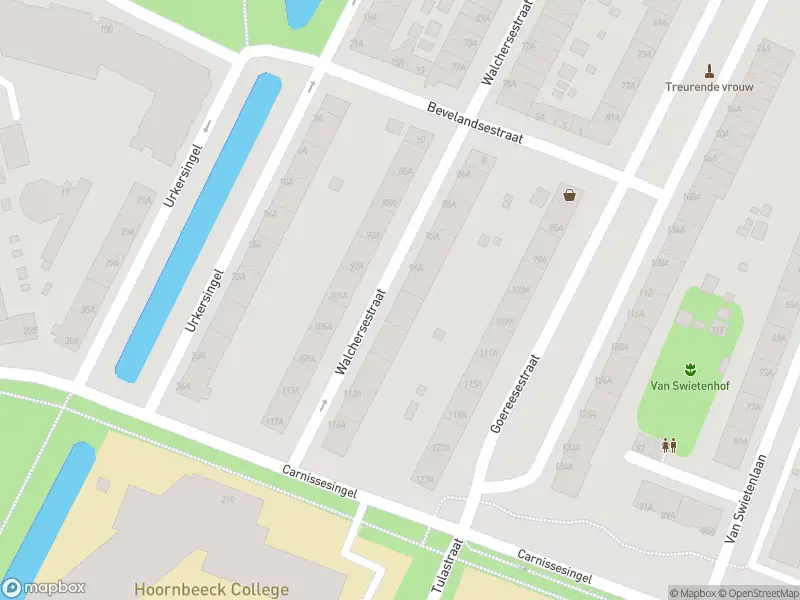Ambulance met gepaste spoed naar de Walchersestraat in Rotterdam