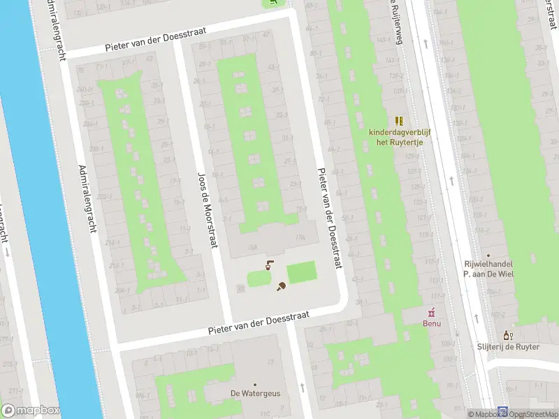 Brandweer met gepaste spoed naar de Pieter van der Doesstraat in Amsterdam