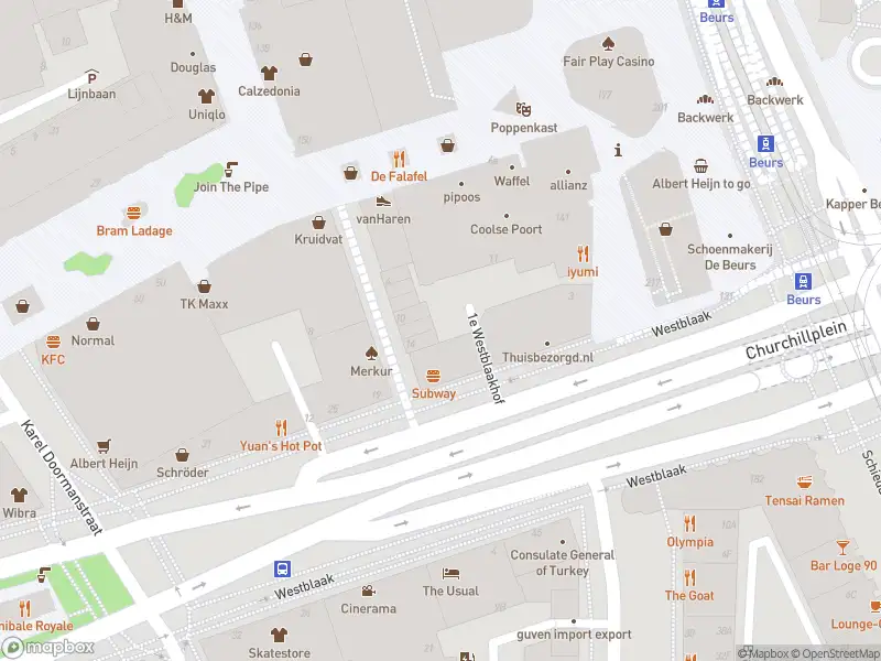 Ambulance met gepaste spoed naar de 1e Westblaakhof in Rotterdam