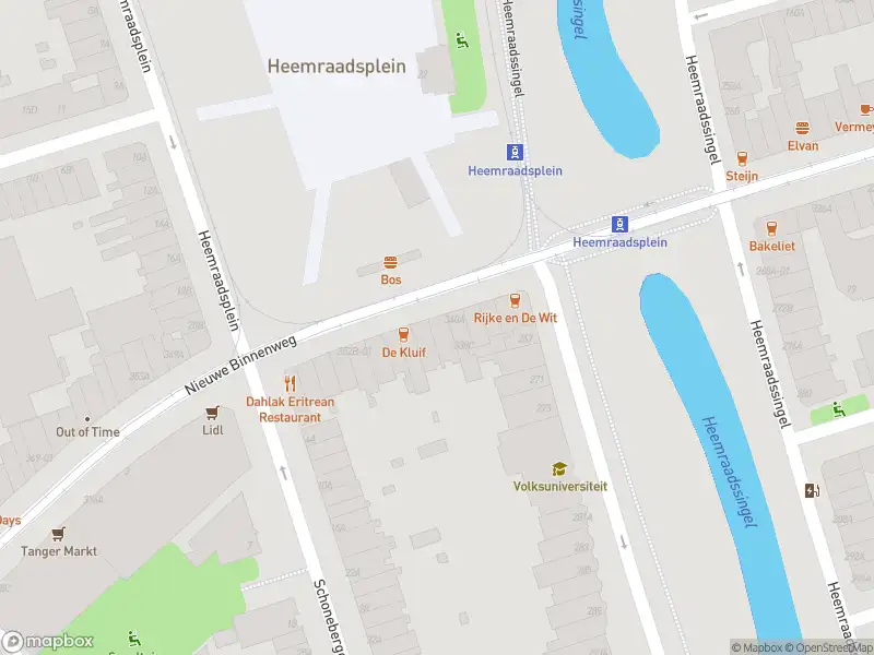 Ambulance met grote spoed naar de Nieuwe Binnenweg in Rotterdam
