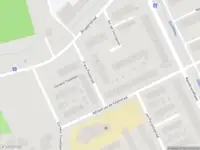Brandweer met grote spoed naar de Frans Poststraat in Enschede vanwege gebouwbrand