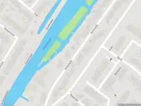 Ambulance met grote spoed naar de Hoeksedijk in Maasdam