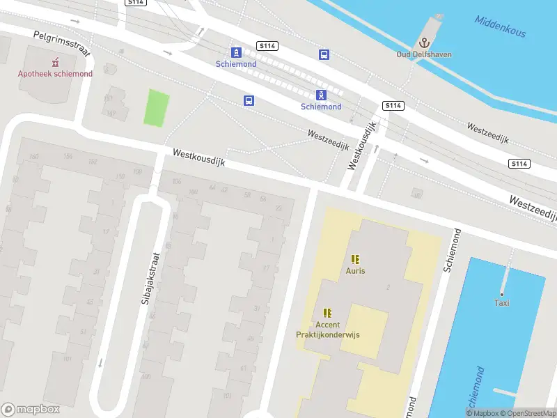 Ambulance met grote spoed naar de Westkousdijk in Rotterdam