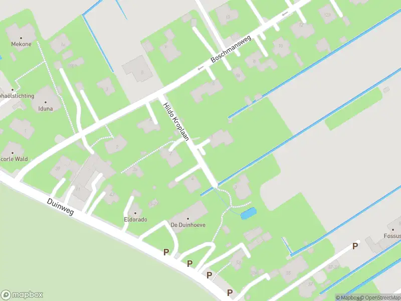 Ambulance met grote spoed naar de Hildo Kroplaan in Schoorl