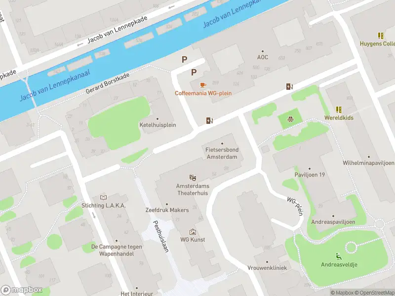 Ambulance met gepaste spoed naar de Ketelhuisplein in Amsterdam