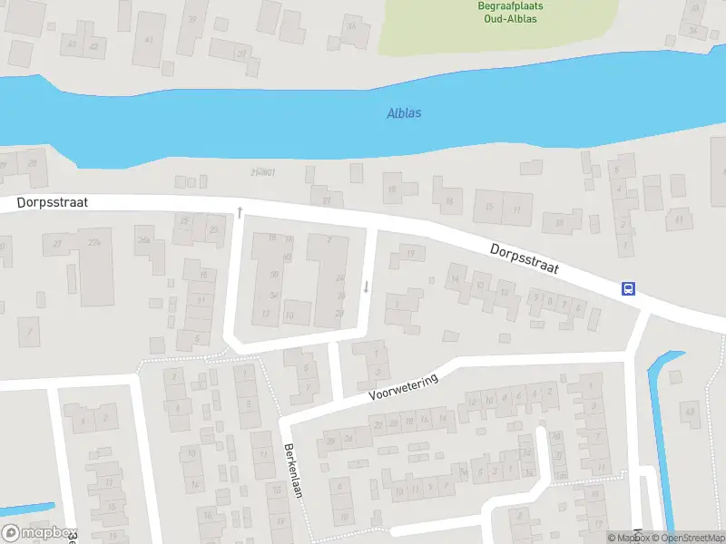 Ambulance met gepaste spoed naar de Burgemeester Boudet van Damstraat in Oud-Alblas