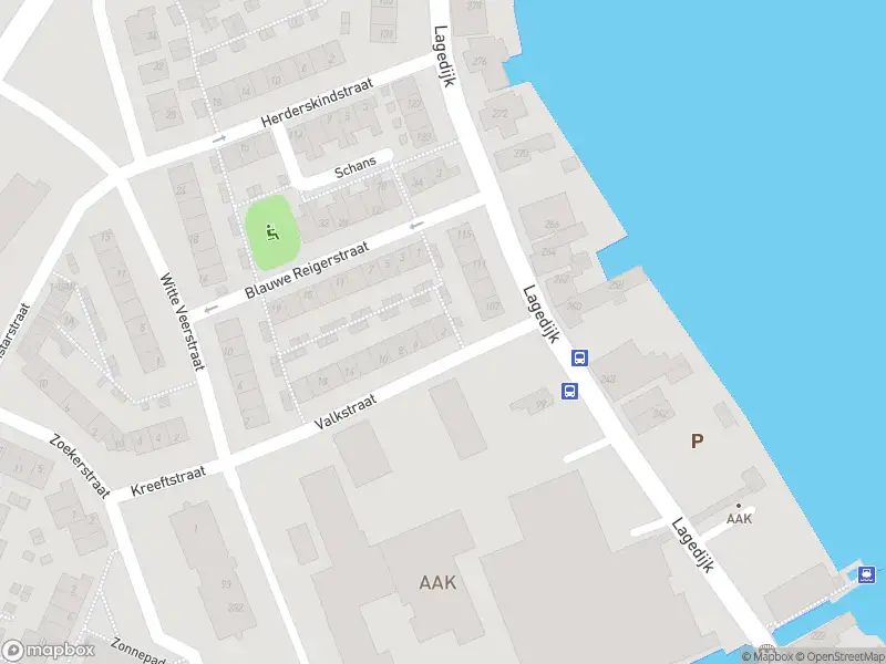 Ambulance met gepaste spoed naar de Valkstraat in Zaandijk