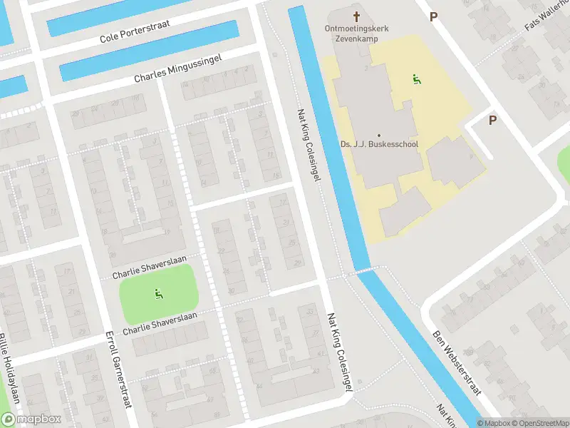 Ambulance met grote spoed naar de Nat King Colesingel in Rotterdam