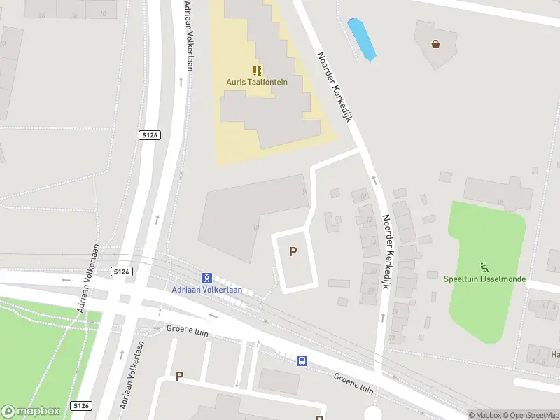 Ambulance met grote spoed naar de Burgemeester Speelmanhof in Rotterdam