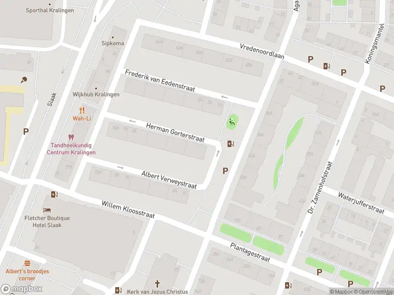 Ambulance met grote spoed naar de Herman Gorterstraat in Rotterdam