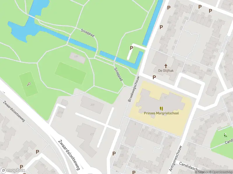 Ambulance met grote spoed naar de Broekwegschouw in Zoetermeer