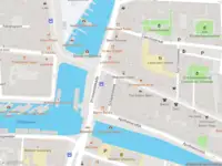 Ambulance met grote spoed naar de Schapensteeg in Leiden vanwege middelgrote brand