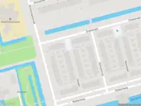 Ambulance met grote spoed naar de Calspad in Rotterdam