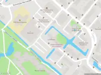 Ambulance met grote spoed naar de Lindepad in Voorschoten