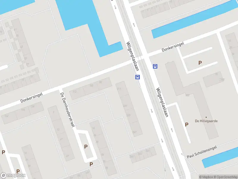 Ambulance met grote spoed naar de Wilgenplaslaan in Rotterdam