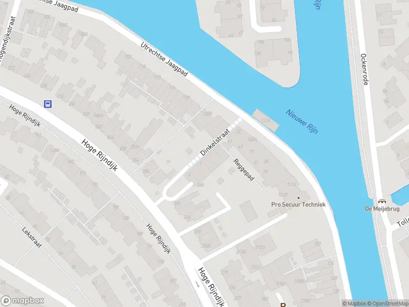 Ambulance met grote spoed naar de Dinkelstraat in Leiden