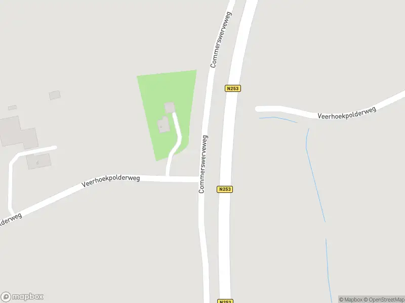 Brandweer met grote spoed naar de Veerhoekpolderweg in Oostburg vanwege waarnemen gaslucht