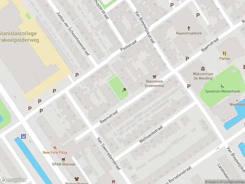 Ambulance met grote spoed naar de Auroraplein in Delft