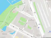 Ambulance met gepaste spoed naar de Amstelbeststraat in Amsterdam