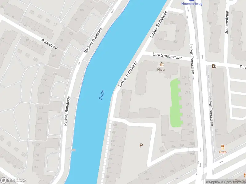 Ambulance met grote spoed naar de Linker Rottekade in Rotterdam