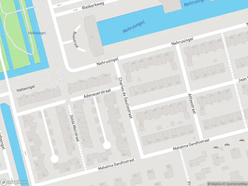 Ambulance met gepaste spoed naar de Charles de Gaullestraat in Rotterdam