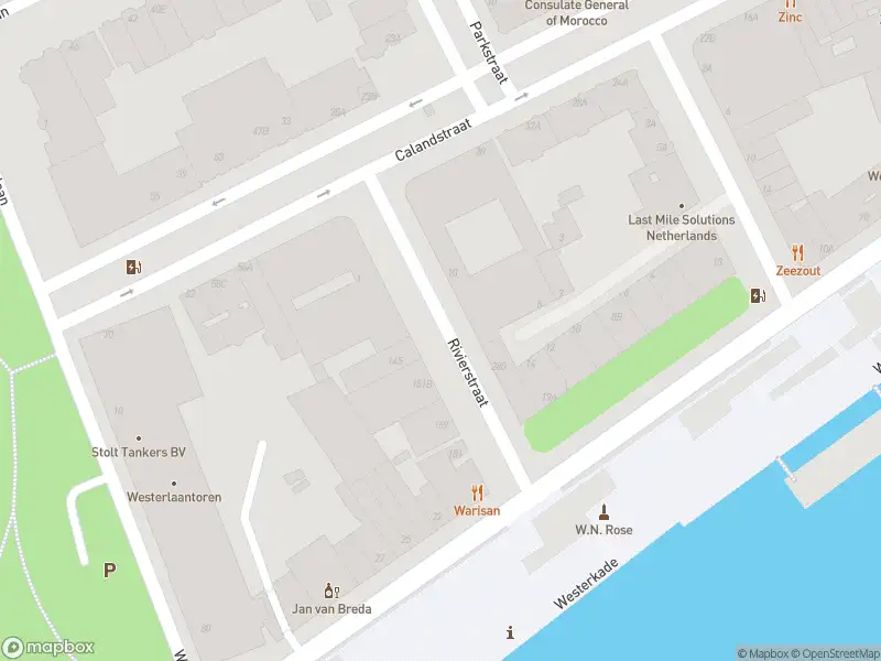 Ambulance met grote spoed naar de Rivierstraat in Rotterdam