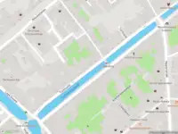 Ambulance met grote spoed naar de Turfmarkt in Gouda