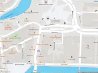 Ambulance met grote spoed naar de Molenwerf in Leiden