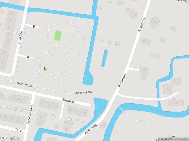Ambulance met grote spoed naar de Deltastraat in Alkmaar