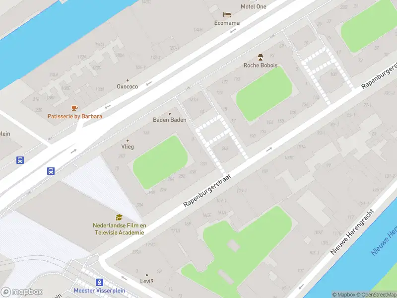 Ambulance met grote spoed naar de Februariplein in Amsterdam