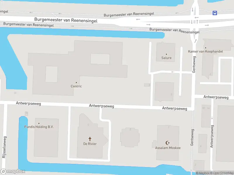 Ambulance met grote spoed naar de Antwerpseweg in Gouda