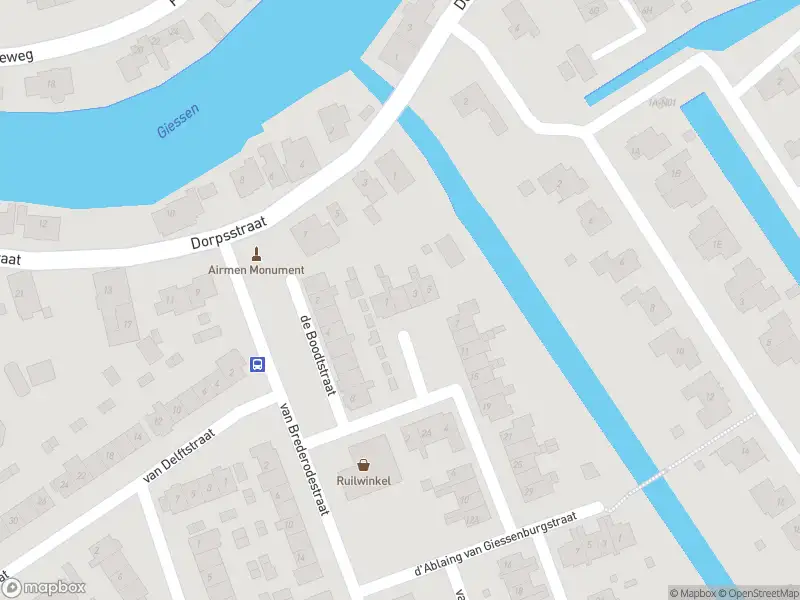 Ambulance met grote spoed naar de Van Marlotstraat in Giessenburg