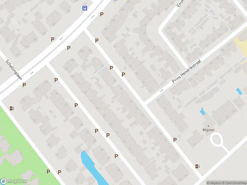 Ambulance met grote spoed naar de Van Wassenaer Hoffmanplein in Voorburg