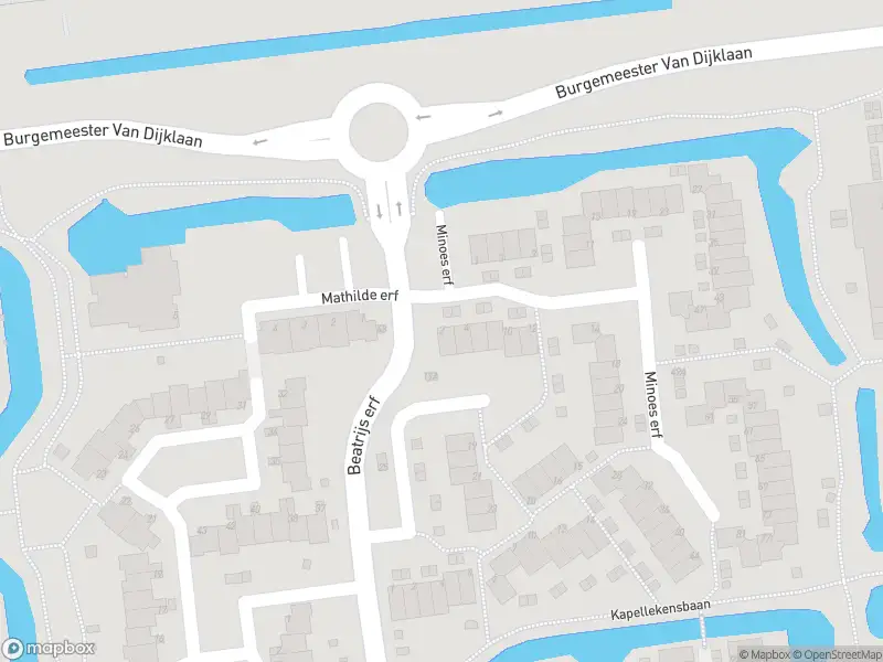 Ambulance met grote spoed naar de Minoes erf in Capelle aan den IJssel