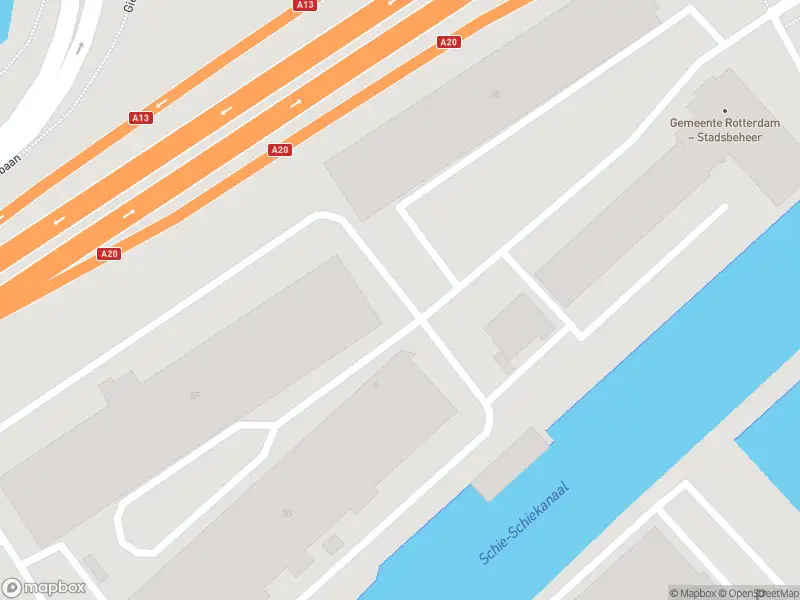 Ambulance met grote spoed naar de Kleinpolderplein in Rotterdam