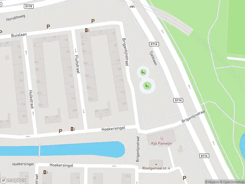 Ambulance met grote spoed naar de Brigantijnstraat in Rotterdam