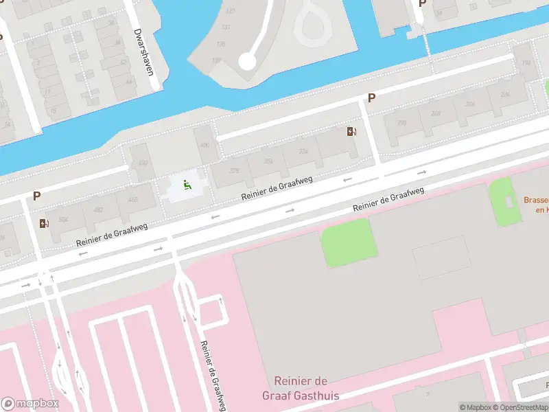 Ambulance met grote spoed naar de Reinier de Graafweg in Delft